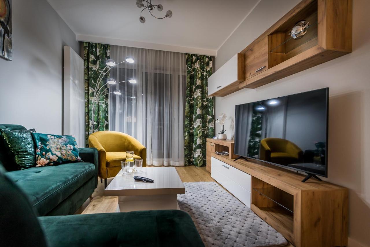 Resinest Apartamenty Jurowiecka J15 Białystok Exteriör bild