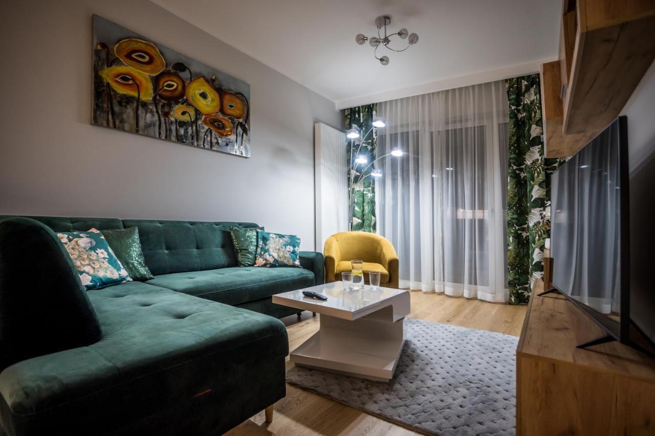 Resinest Apartamenty Jurowiecka J15 Białystok Exteriör bild